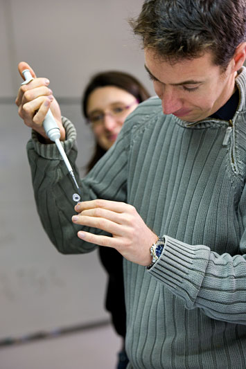 atelier adn - police scientifique, 60/70