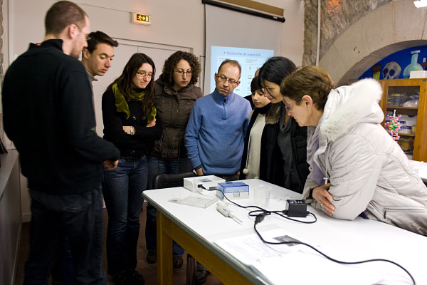 atelier adn - police scientifique, 67/70